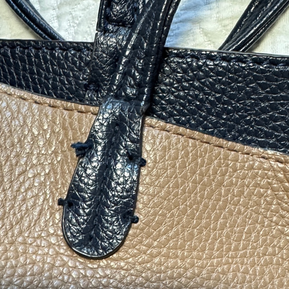 REVERSIBLE Bella of Cape Cod Taupe and Navy Leather Tote Bag with Navy Straps - Picture 10 of 15